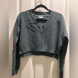 Tilly’s crop sweater women’s medium
